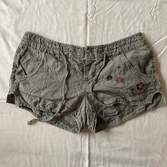 Almost Famous Y2K Cargo Style Olive Green Linen Shorts Flowers and Drawstring - Picture 1 of 9